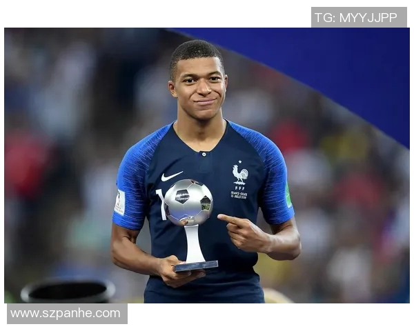 足球偶像背后的故事与传奇成长之路：从青涩少年到世界级巨星