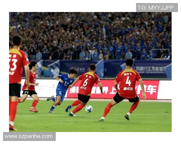 南京排球队团队协作引发热议球迷对战术配合和默契度的看法各异 南京排球队团队协作引发热议球迷对战术配合和默契度的看法各异